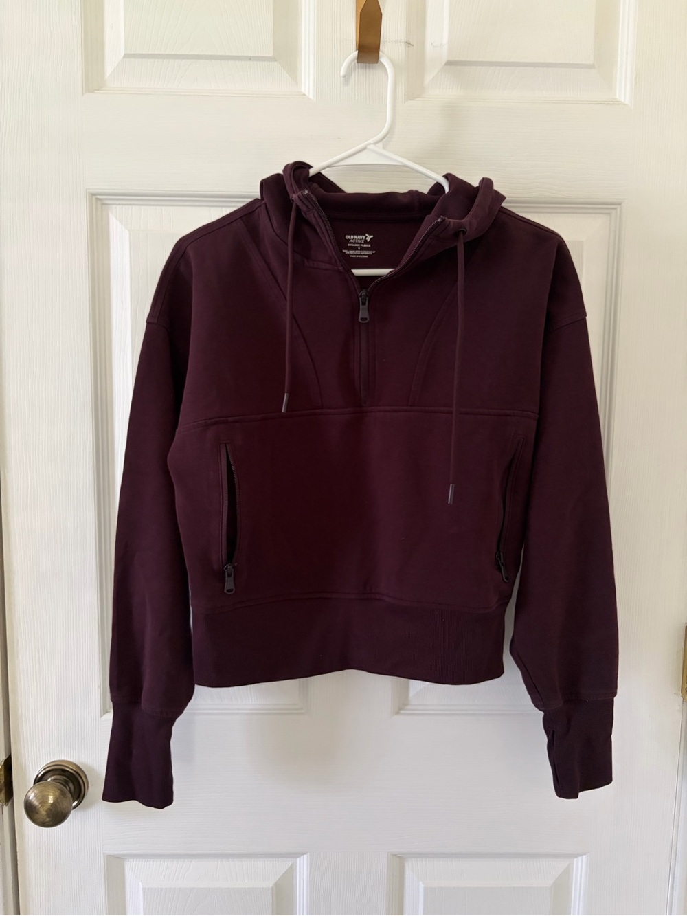 Old Navy Active Dynamic Fleece Quarter-Zip Hooded Sweatshirt - Deep Plum